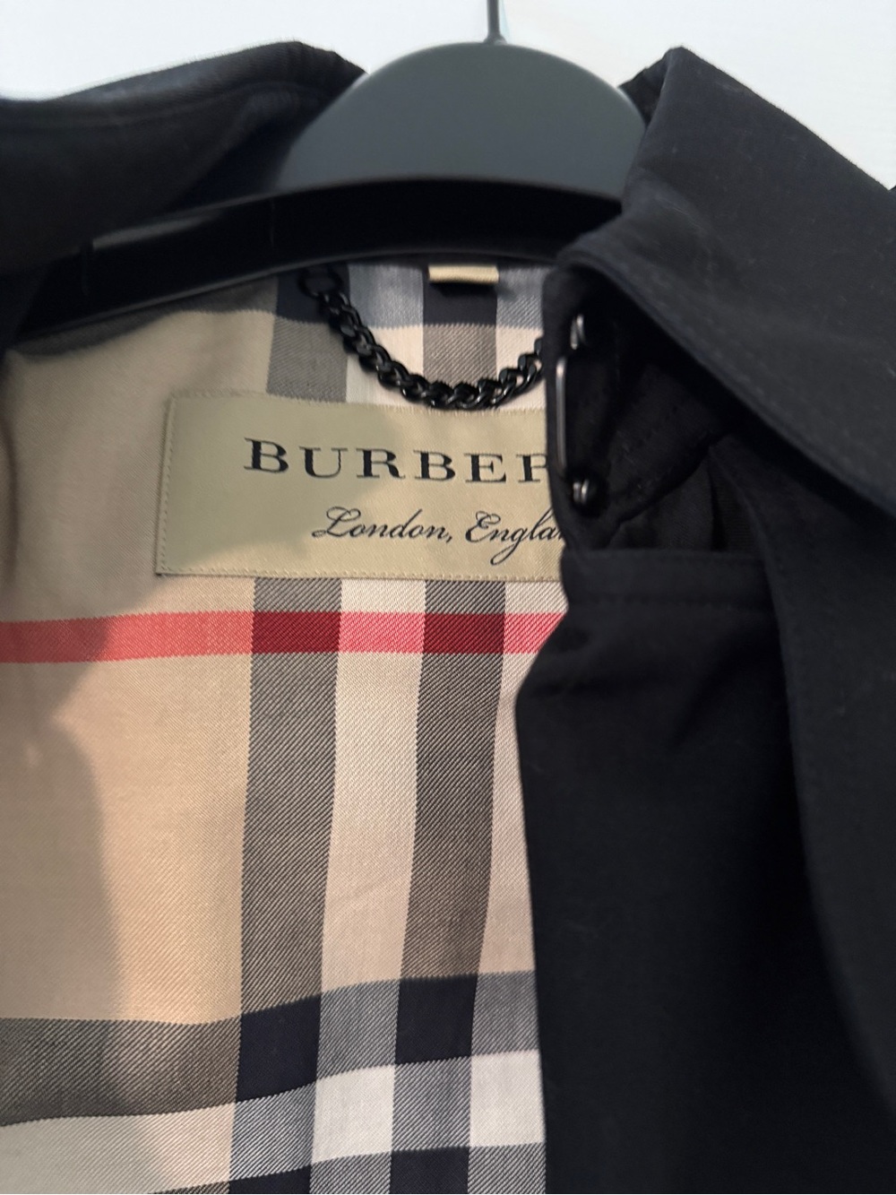 Burberry Black Trench Coat with Signature Check Lining - Picture 3 of 12